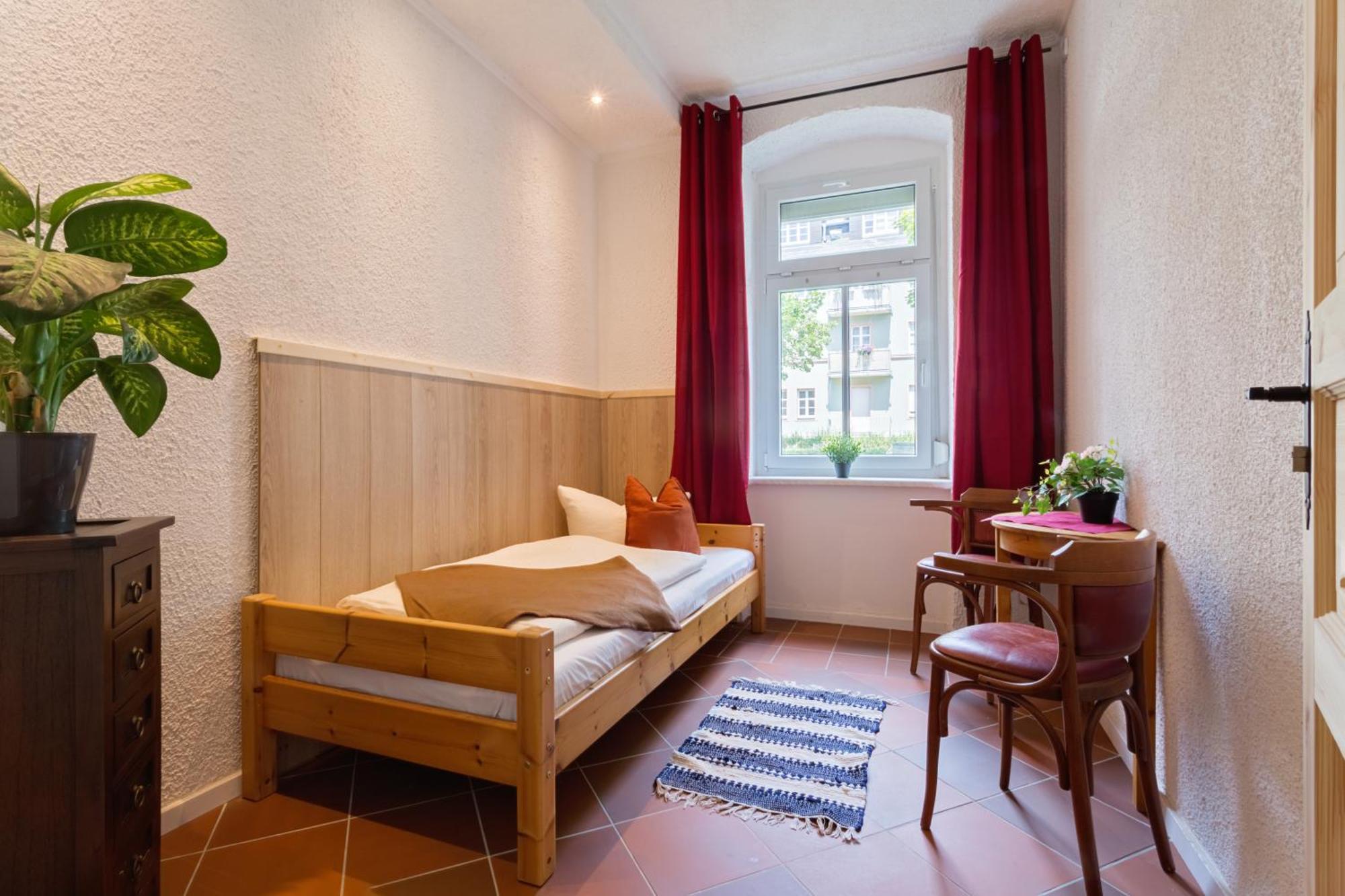 Gaestezimmer I Einzelzimmer Mit Gemeinschaftsbad Und Gemeinschaftskueche Хемниц Экстерьер фото