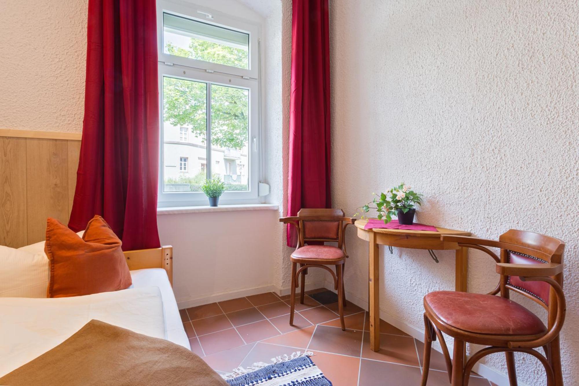 Gaestezimmer I Einzelzimmer Mit Gemeinschaftsbad Und Gemeinschaftskueche Хемниц Экстерьер фото